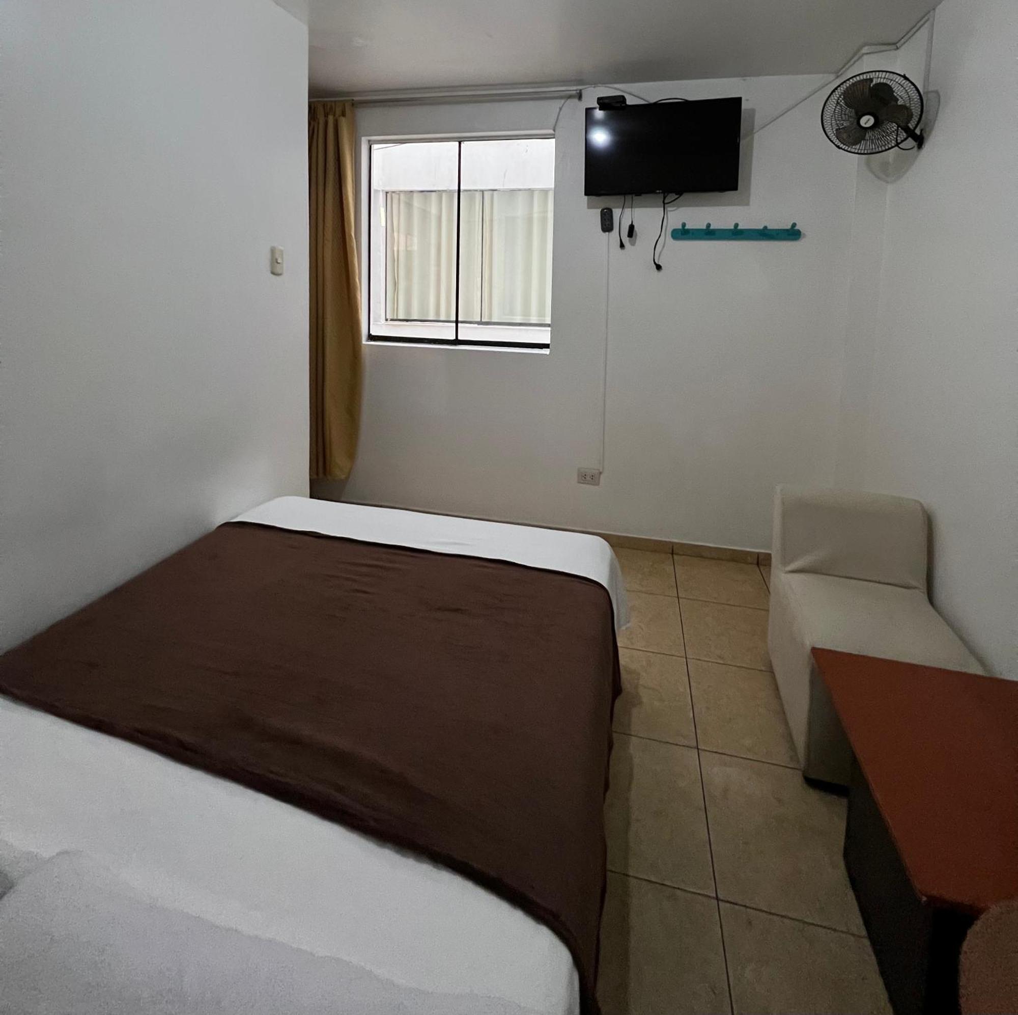 Hospedaje Senegal Cerca Al Aeropuerto Лима Екстериор снимка